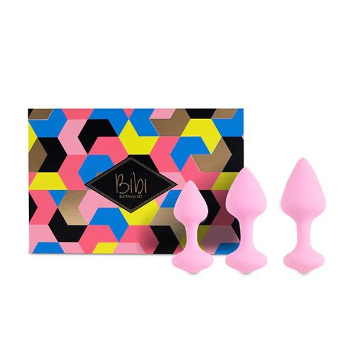 Whether you're looking for an introduction to anal sex toys or extra stimulation during sex, the FeelzToys Bibi butt plug unisex set is an excellent option for you. Dimensions: Small - 77 x 3 x 35 mm, weight: 28g Medium - 87 x 35 x 35 mm, weight: 44g Large - 97 x 4 x 35 mm, weight: 65g