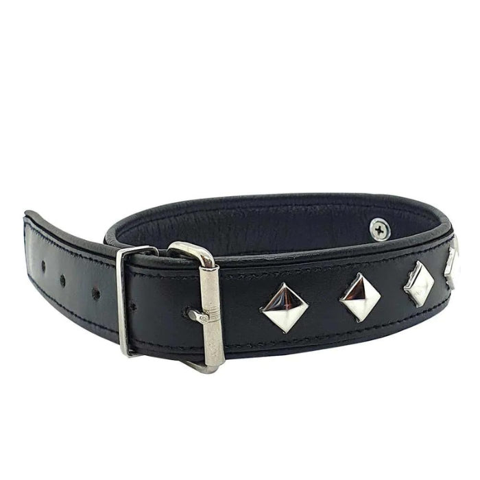 A collar with a difference, black and super sexy with metal diamond shaped studs and an o-ring should you choose to attach a leash to the collar for extra pizzazz! Adjustable to fit most.