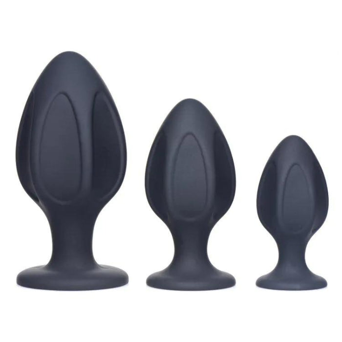 Three juicy anal plugs for all levels of backdoor play! the star shaped body provides high peaks and deep valleys designed for enhanced stimulation. The graduated sizing from small to large makes this trio perfect for all skill levels. 