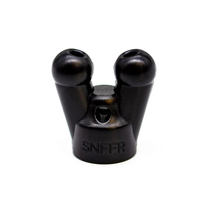 The large XTRM Sniffer double inhaler is a sniffer attachment for poppers in the colour black with a nozzle for each nostril. With this inhaler, sniffing gives you an absolute new kick. No more fumbling with the screw cap. No more need for cotton wool or a mask, and much less chance of spilling the product. Small: Fits on all 10 ml bottles, slim high-rise bottles and large Locker-room-bottles.