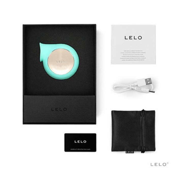 Aqua Sila Sonic comes with a manual, charging cord, satin storage pouch and Lelo warranty card.